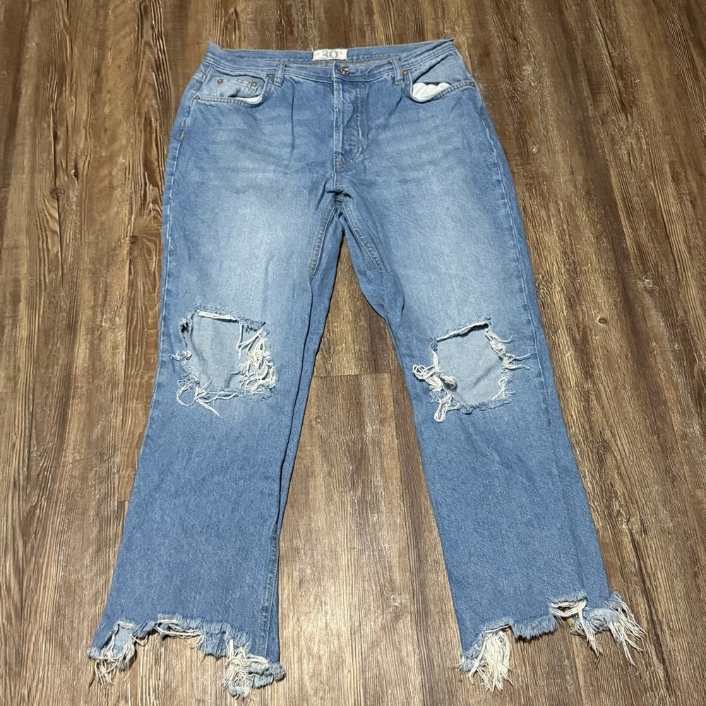 We The Free Maggie Jeans Women's 30 Button Fly Busted Knee Frayed Hem Cropped